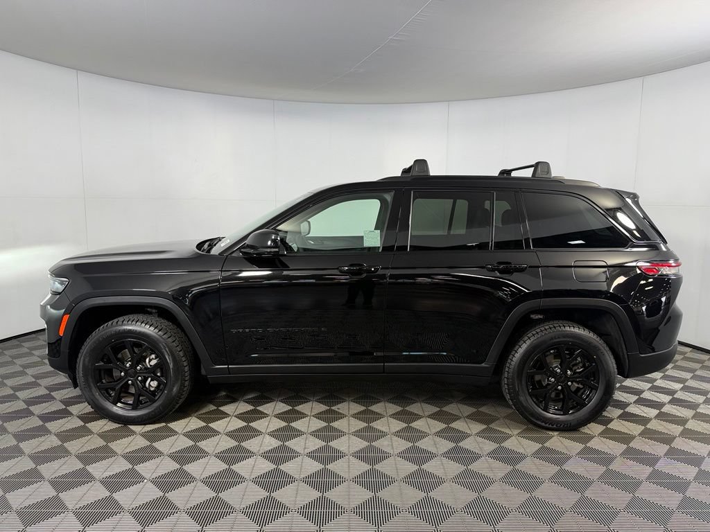 Certified 2024 Jeep Grand Cherokee Altitude AWD/4WD image 10