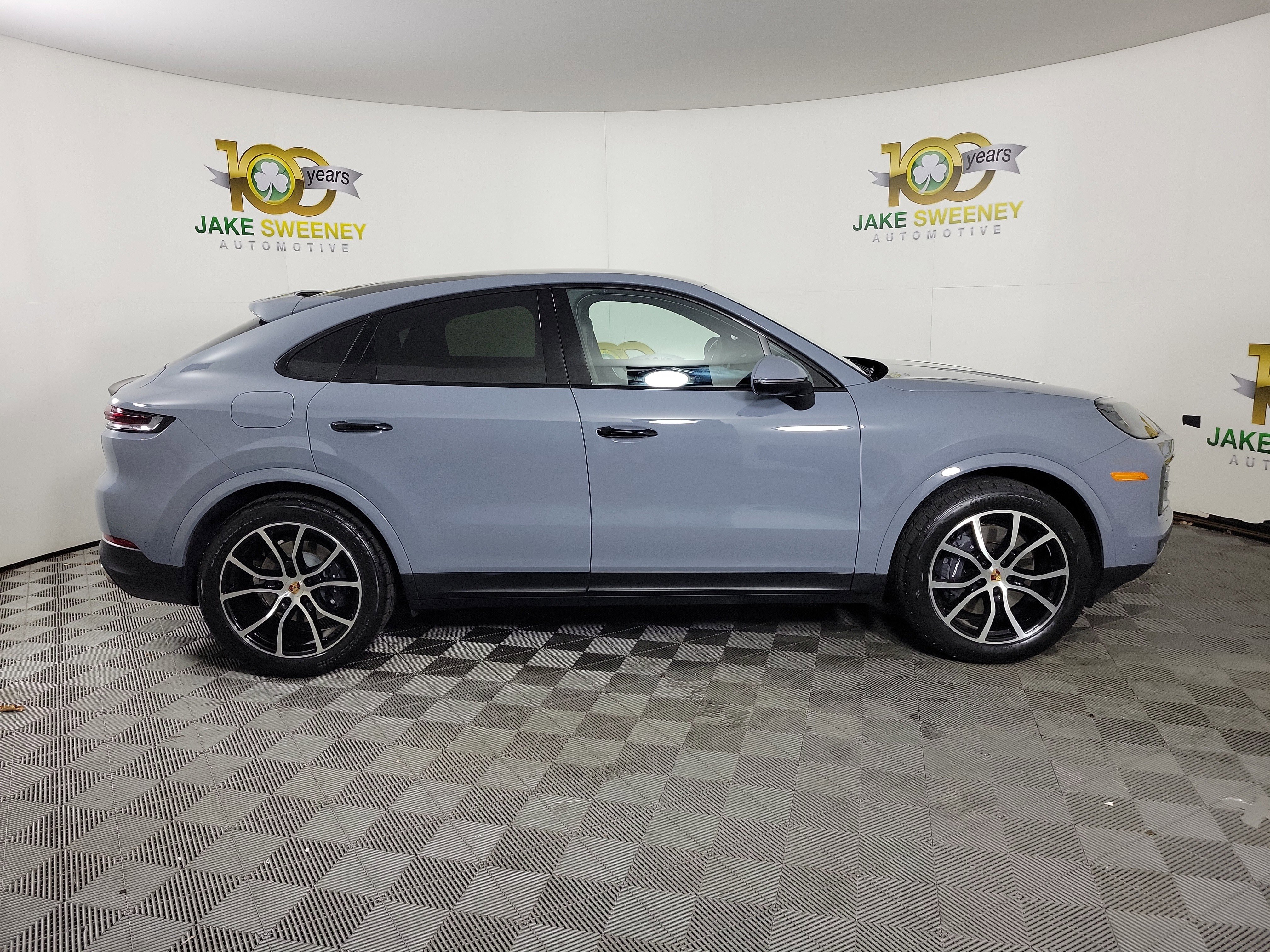 Used 2025 Porsche Cayenne Coupe AWD/4WD image 8