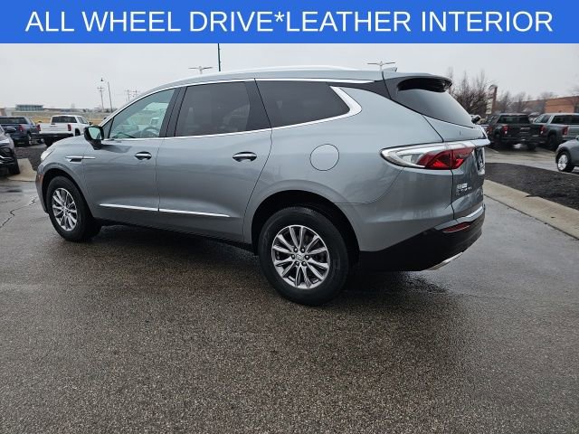 Used 2023 Buick Enclave Essence image 12