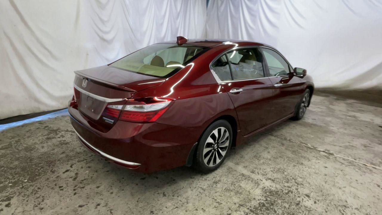 Used 2017 Honda Accord Touring image 8