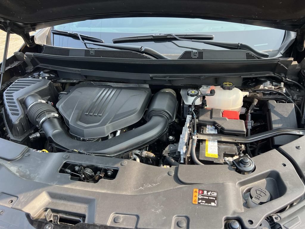 Used 2024 Chevrolet Traverse Z71 w/ LPO, Floor Liner Package AWD/4WD image 9