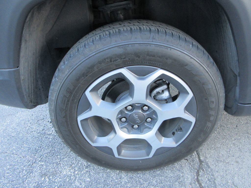 Used 2022 Jeep Compass Trailhawk w/ Trailhawk Elite Group image 9