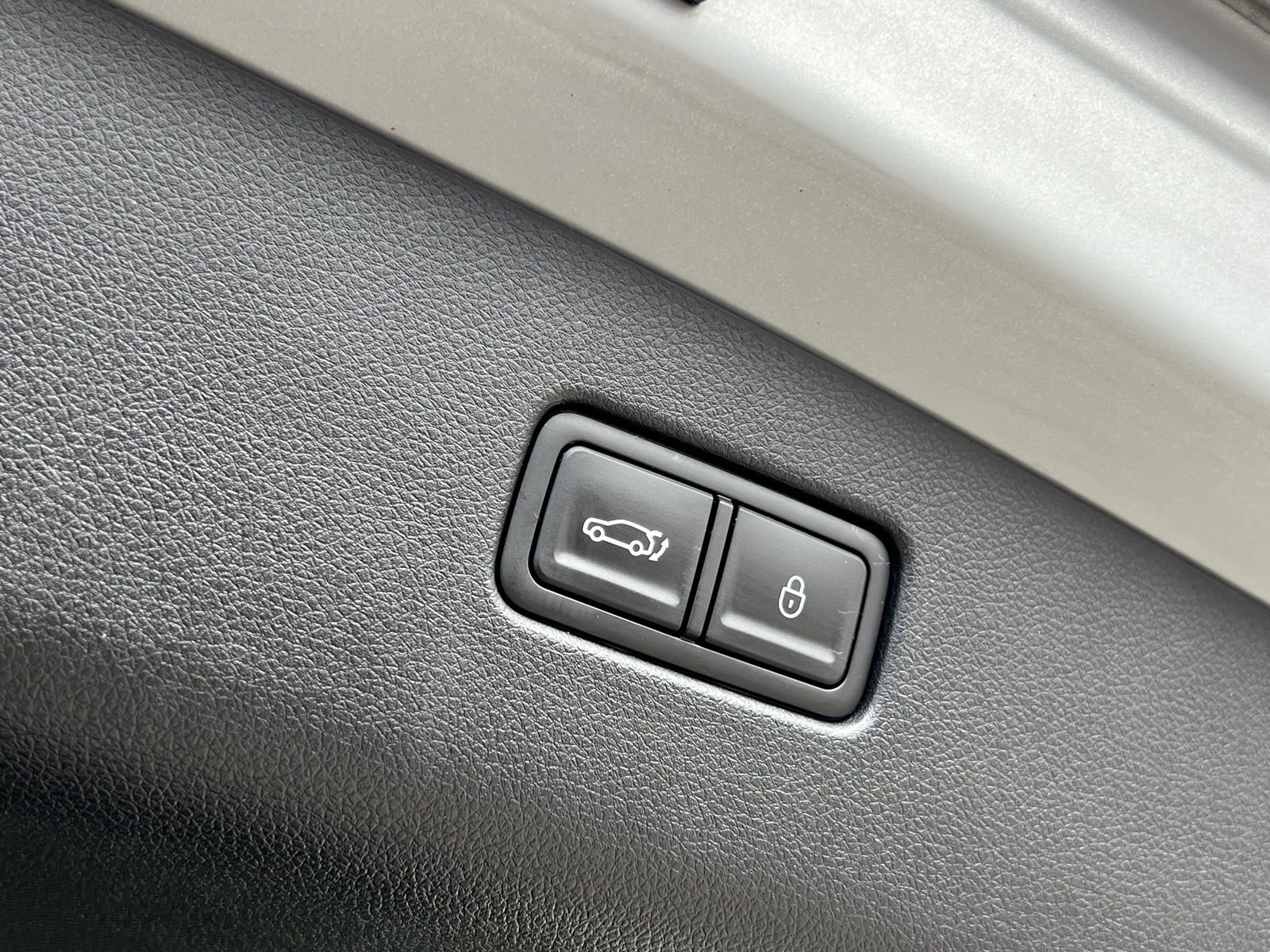 Used 2025 Genesis GV70 3.5T Sport w/ Sport Advanced Package image 21