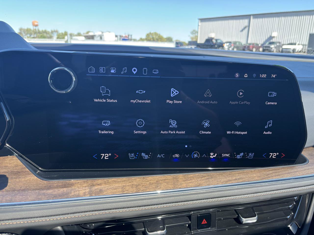 Used 2025 Chevrolet Suburban High Country AWD/4WD image 24