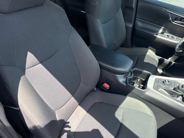 Used 2024 Toyota RAV4 LE AWD/4WD image 16