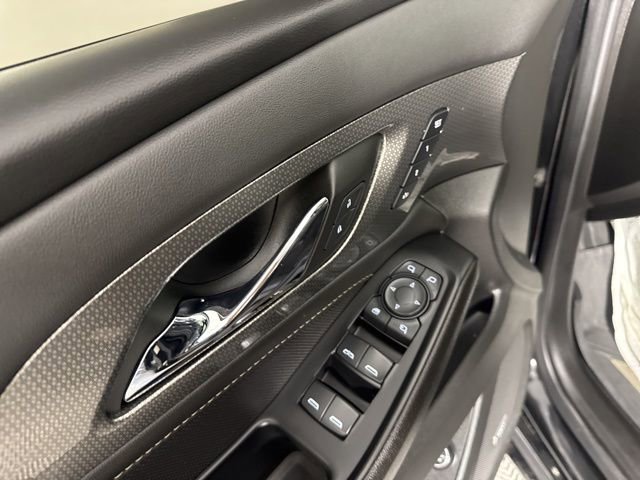 Used 2023 Chevrolet Traverse Premier w/ Redline Edition image 33