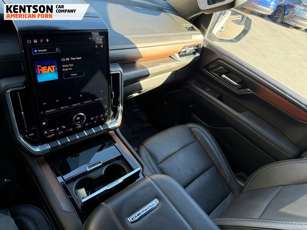 Used 2025 GMC Yukon XL Denali image 25
