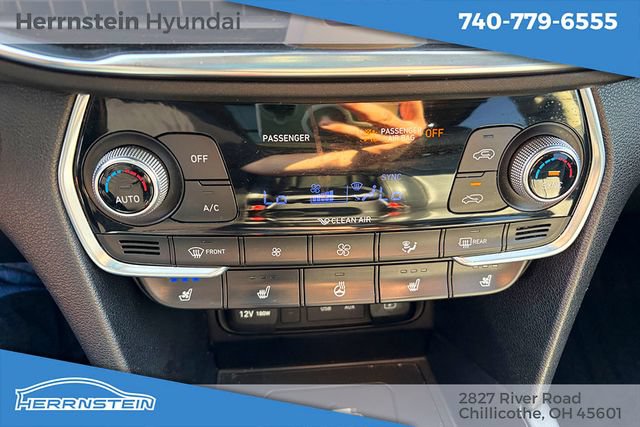 Used 2020 Hyundai Santa Fe Limited AWD/4WD image 17