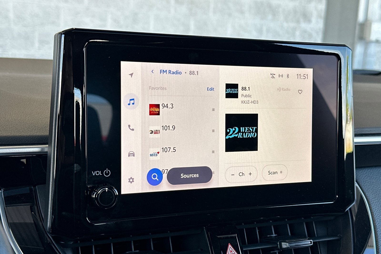 Certified 2023 Toyota Corolla SE w/ SE Premium Package image 16