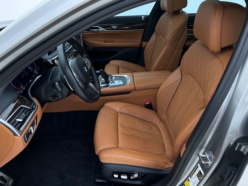 Certified 2022 BMW 740i xDrive w/ M Sport Package image 11