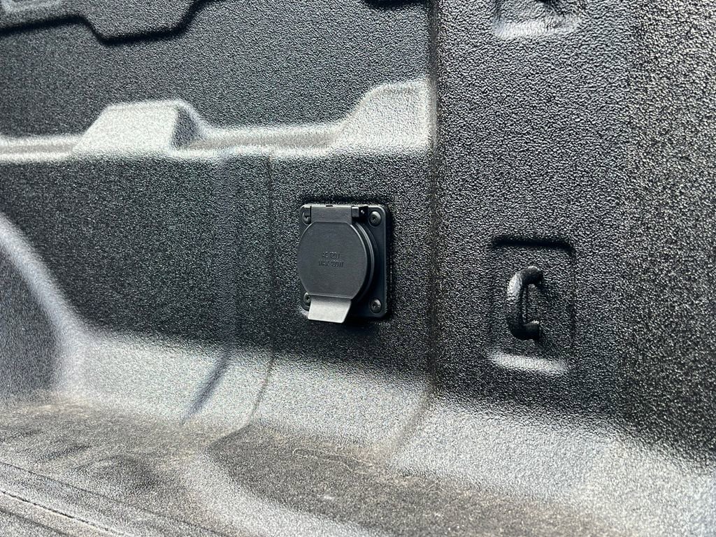 New 2026 GMC Canyon AT4 w/ Technology Plus Package image 9