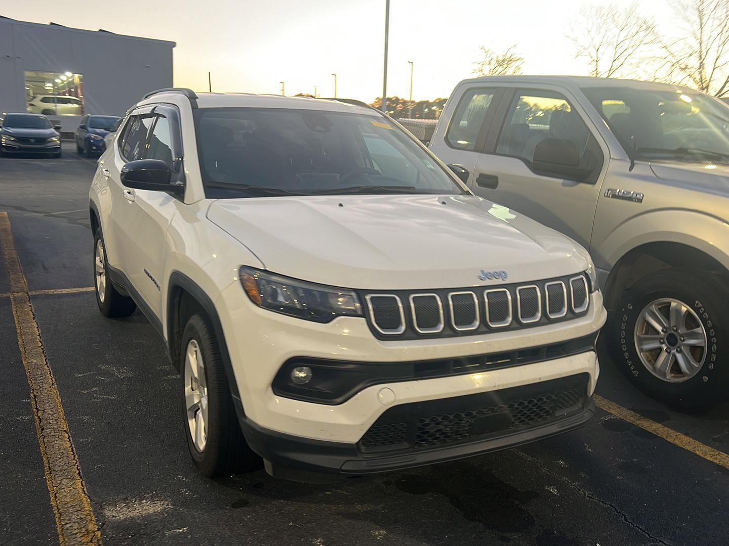 Used 2022 Jeep Compass Latitude image 5