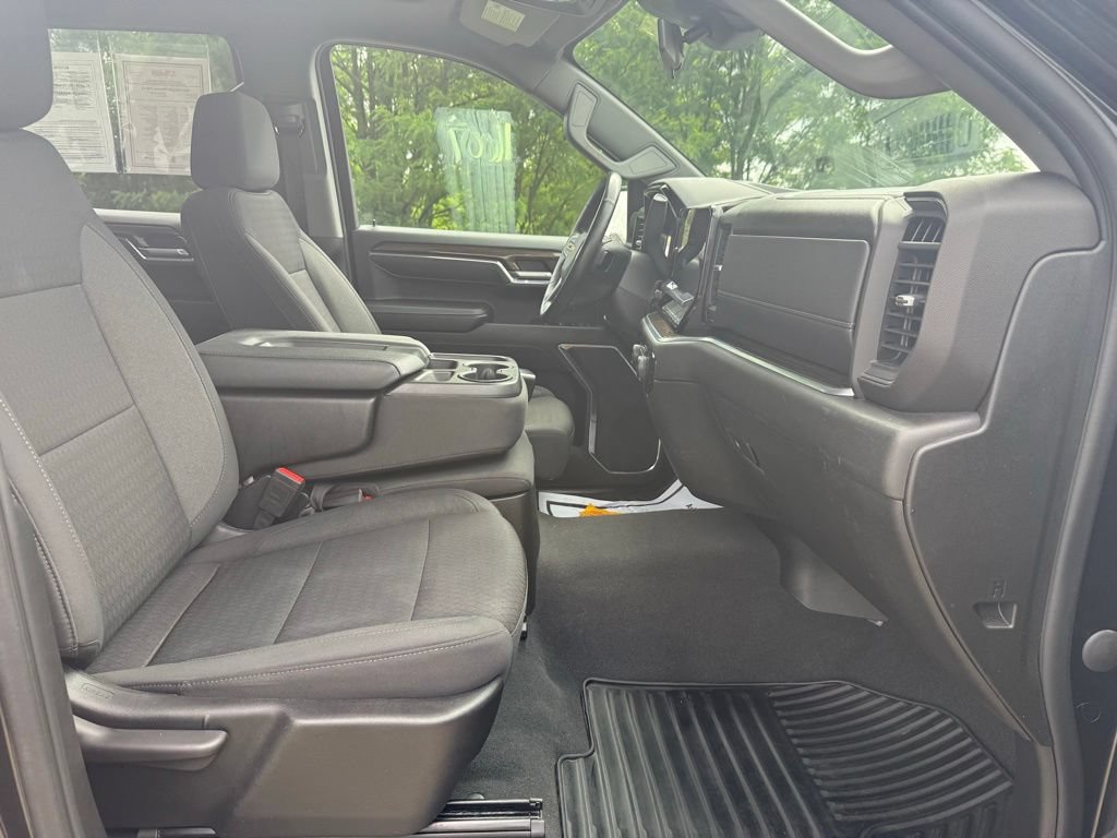 Used 2023 Chevrolet Silverado 1500 LT AWD/4WD image 20