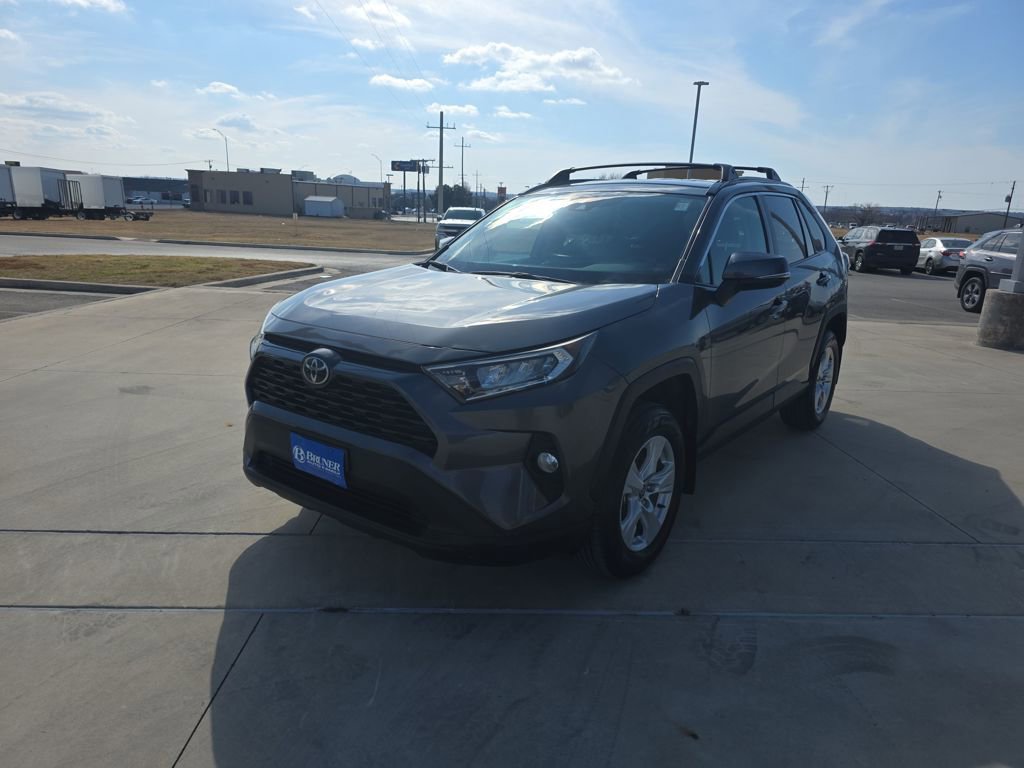 Used 2021 Toyota RAV4 XLE image 3