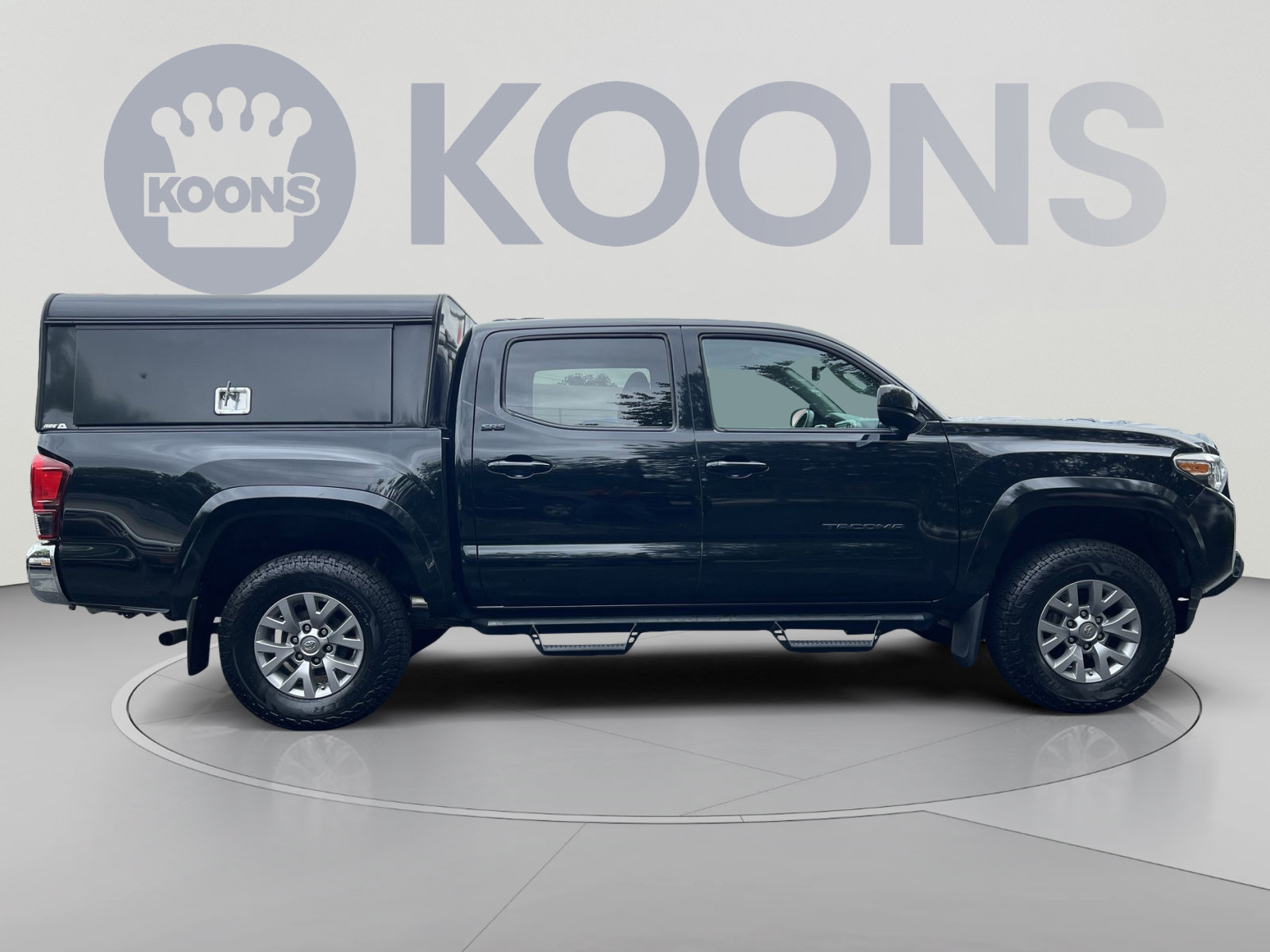 Used 2019 Toyota Tacoma SR5 AWD/4WD image 10