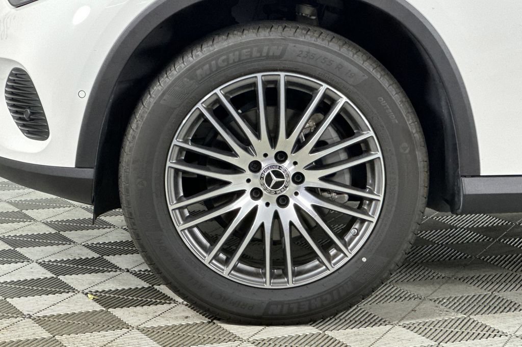 Certified 2026 Mercedes-Benz GLC 300 image 33