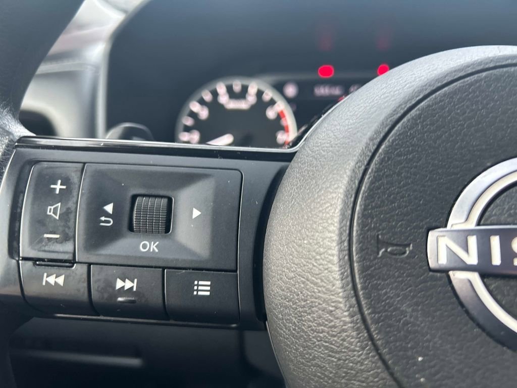 Used 2022 Nissan Rogue SV image 21