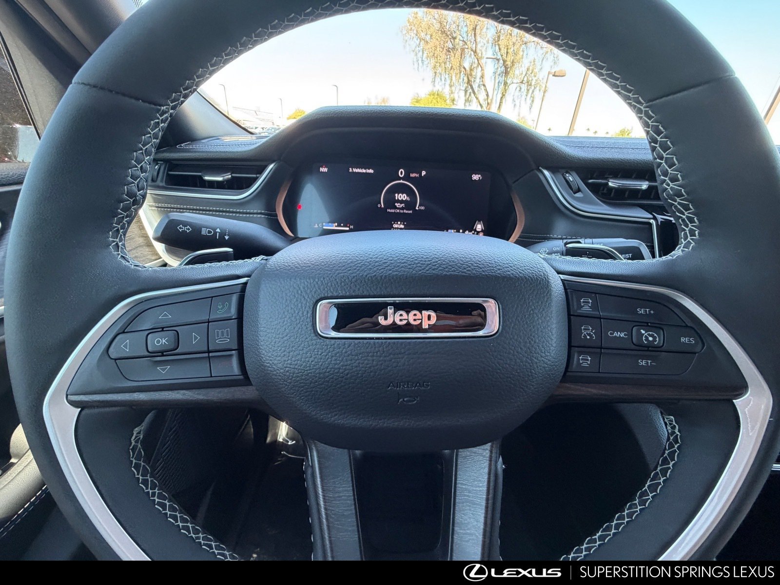 Used 2025 Jeep Grand Cherokee Limited AWD/4WD image 23