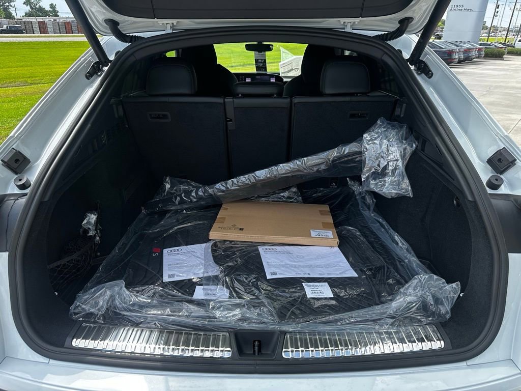 New 2026 Audi SQ5 Premium Plus image 28