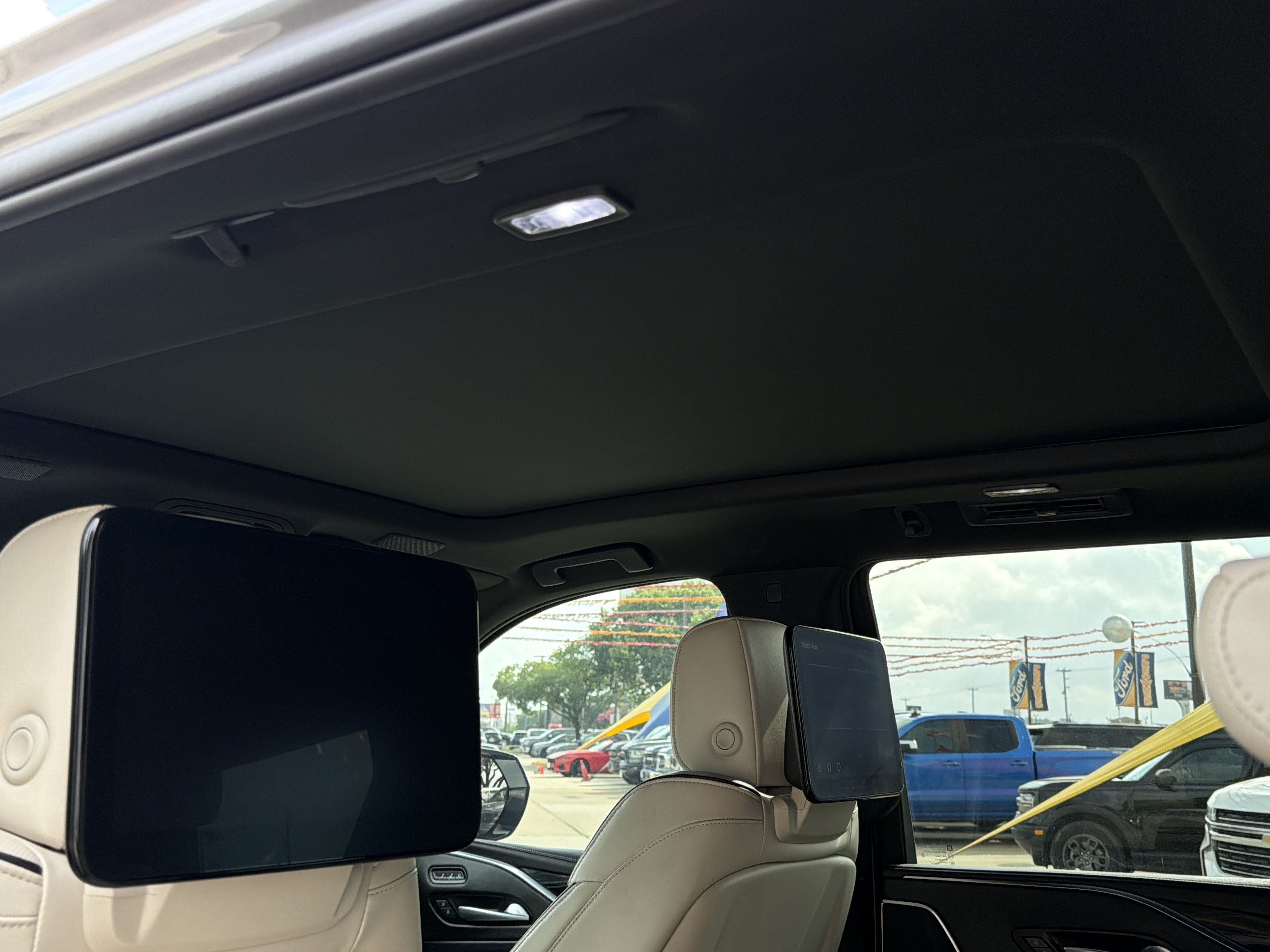 Used 2023 Cadillac Escalade Sport w/ Touring Package AWD/4WD image 17