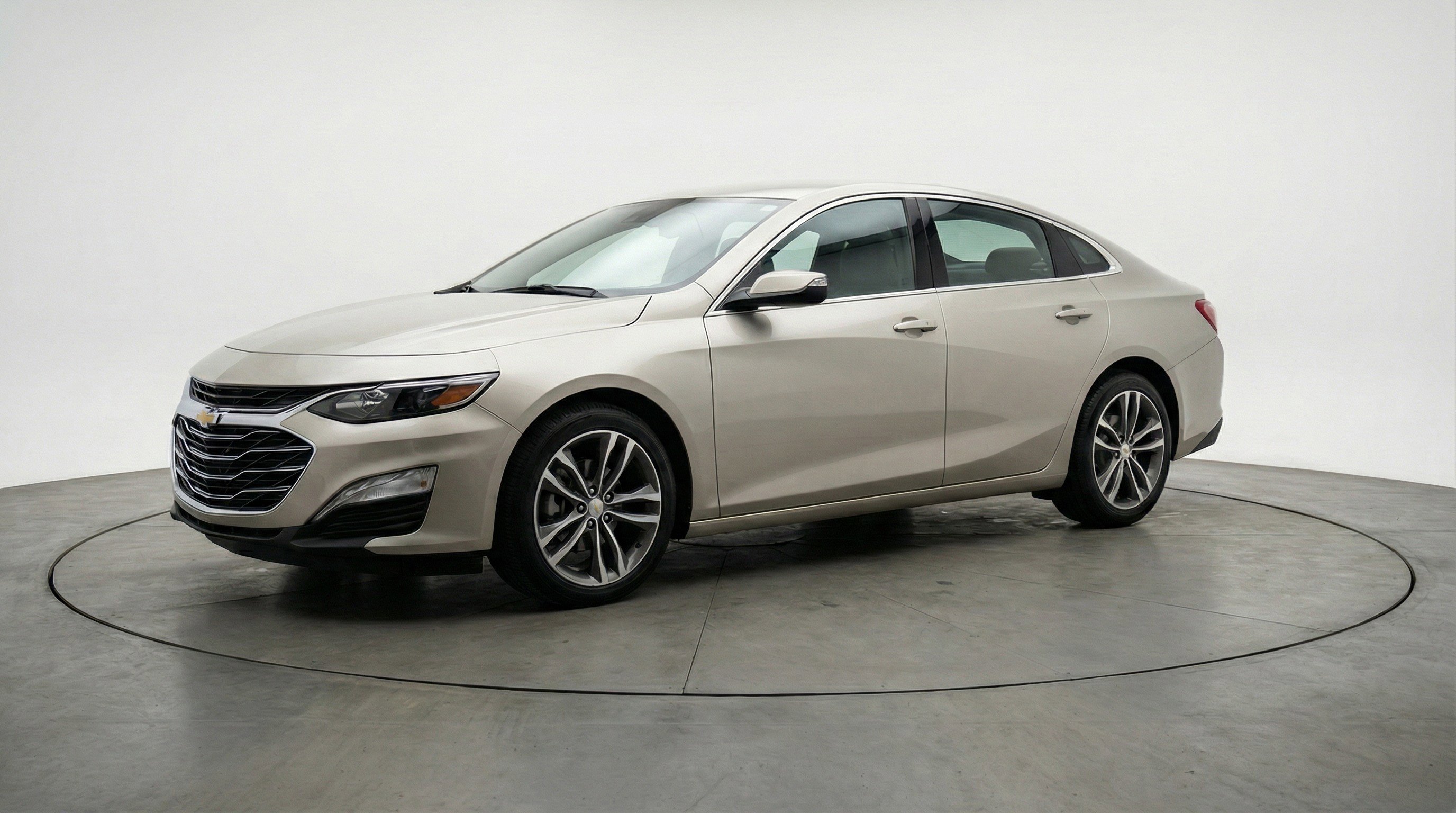 Used 2024 Chevrolet Malibu LT image 3