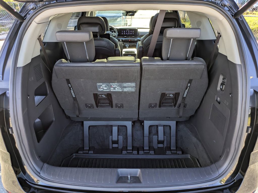 Used 2024 Kia Carnival SX Prestige image 17