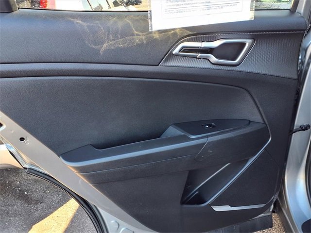 Used 2024 Kia Sportage LX image 8