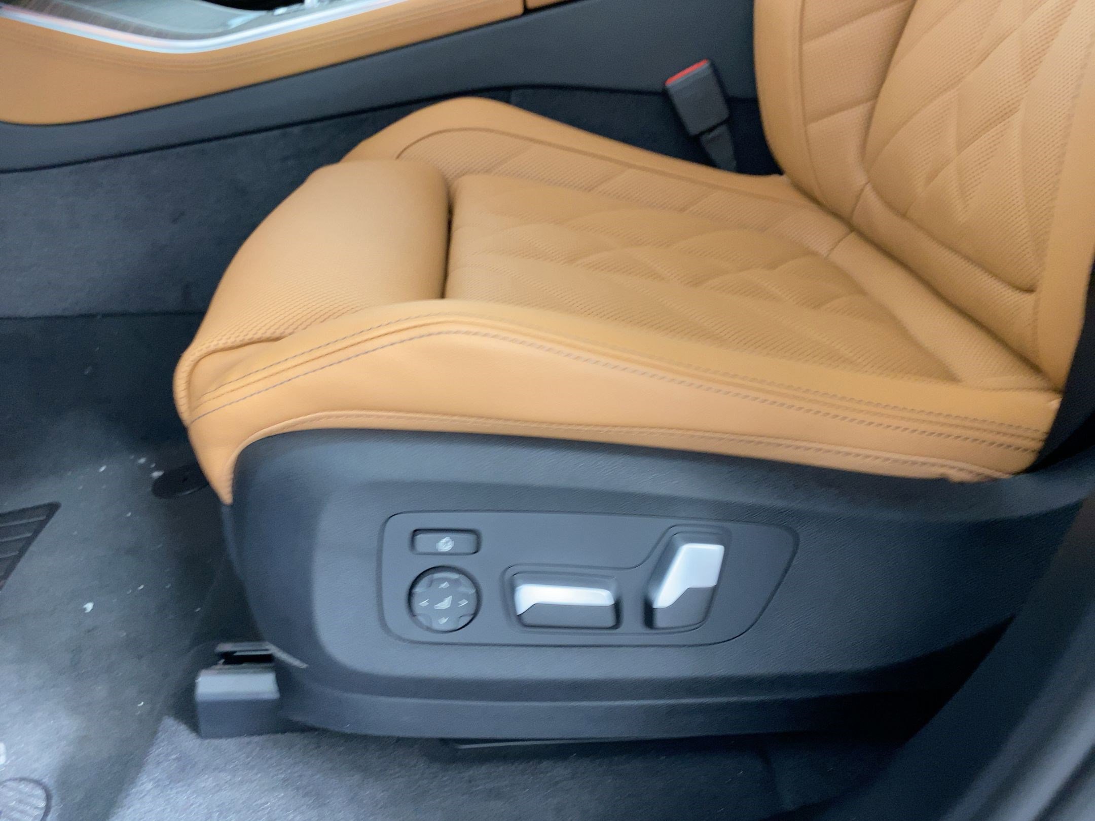 Used 2026 BMW X5 sDrive40i w/ Premium Package image 11