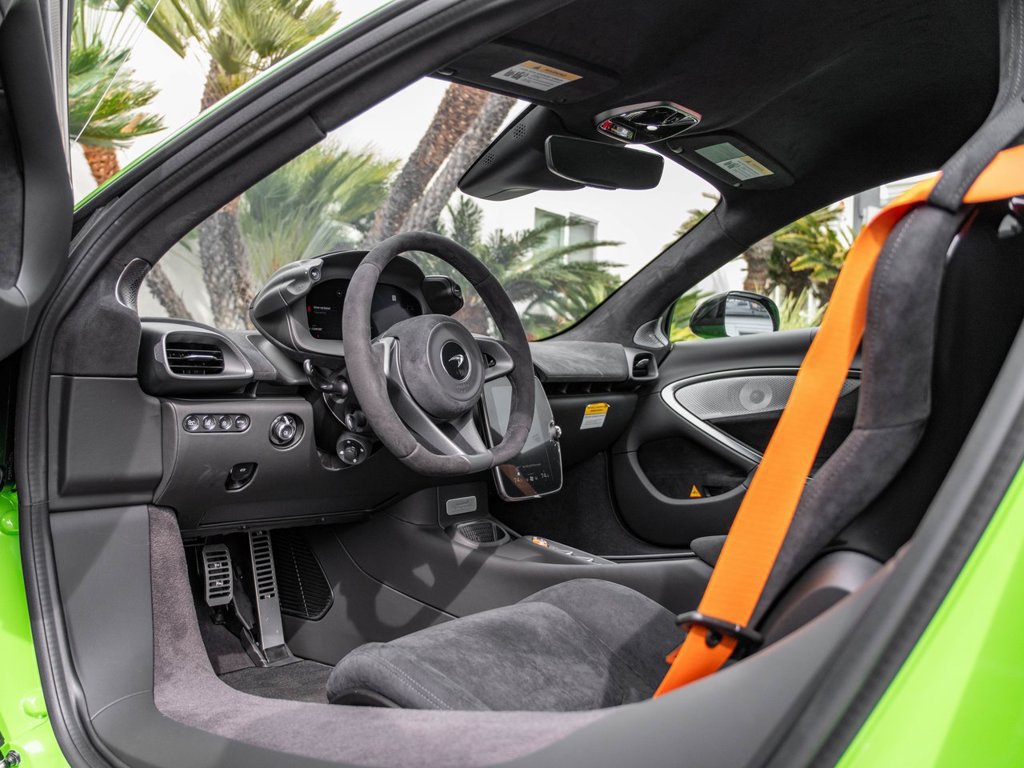 New 2026 McLaren Artura RWD image 8