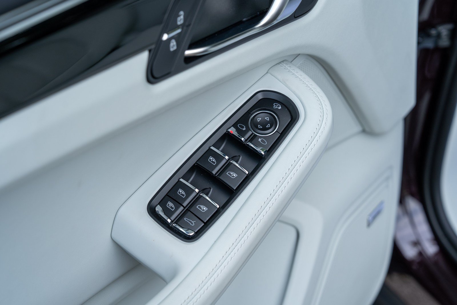 Certified 2026 Porsche Macan AWD/4WD image 21