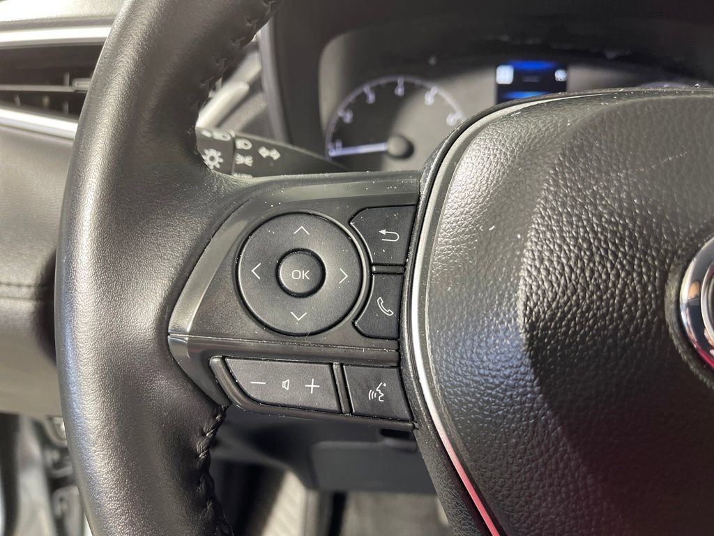 Certified 2025 Toyota Corolla Cross LE image 29