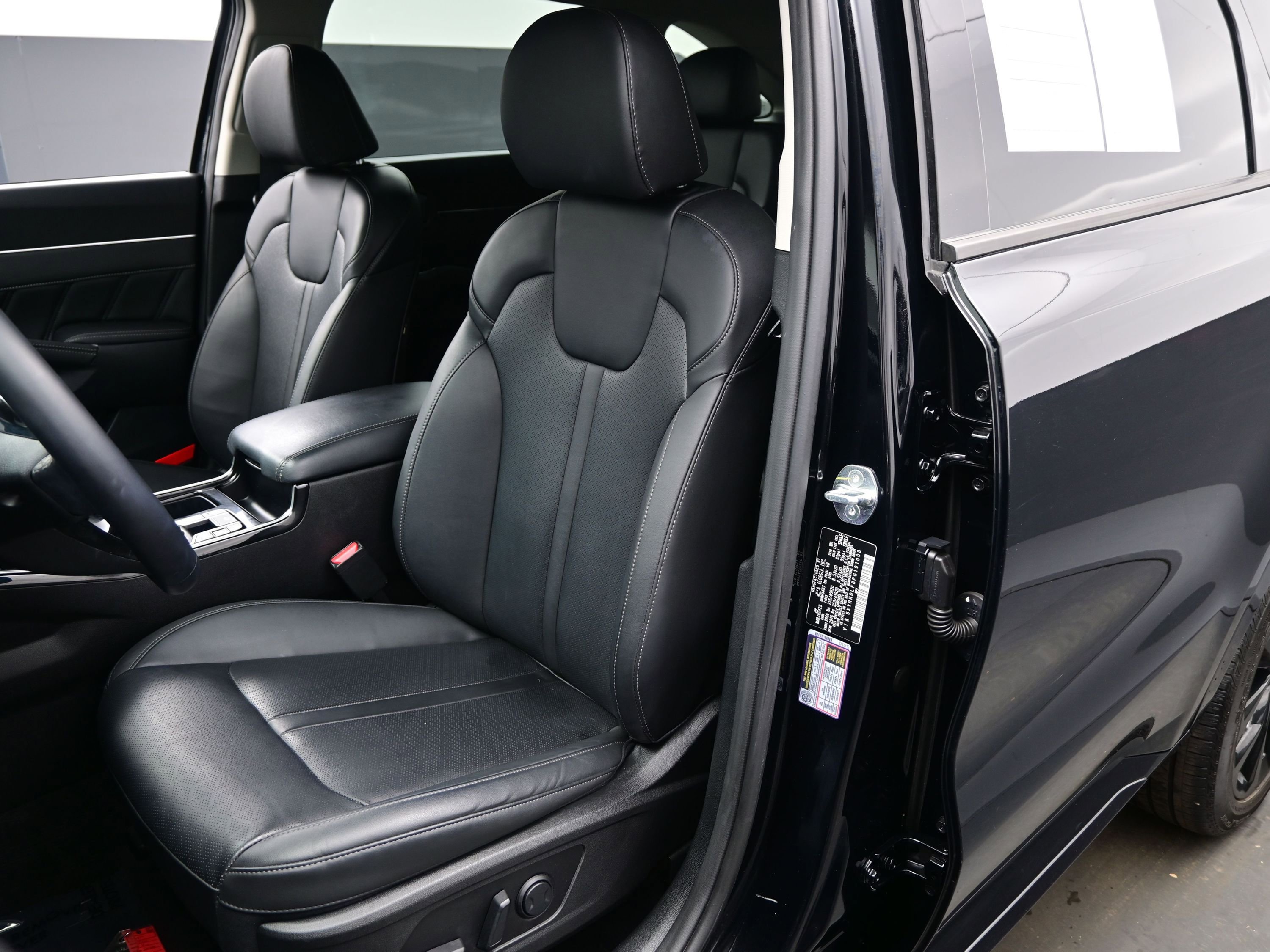 Used 2023 Kia Sorento SX image 12