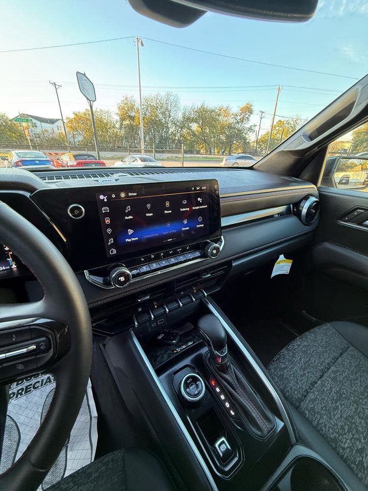 Used 2023 Chevrolet Colorado Z71 w/ Z71 Convenience Package 2 image 11