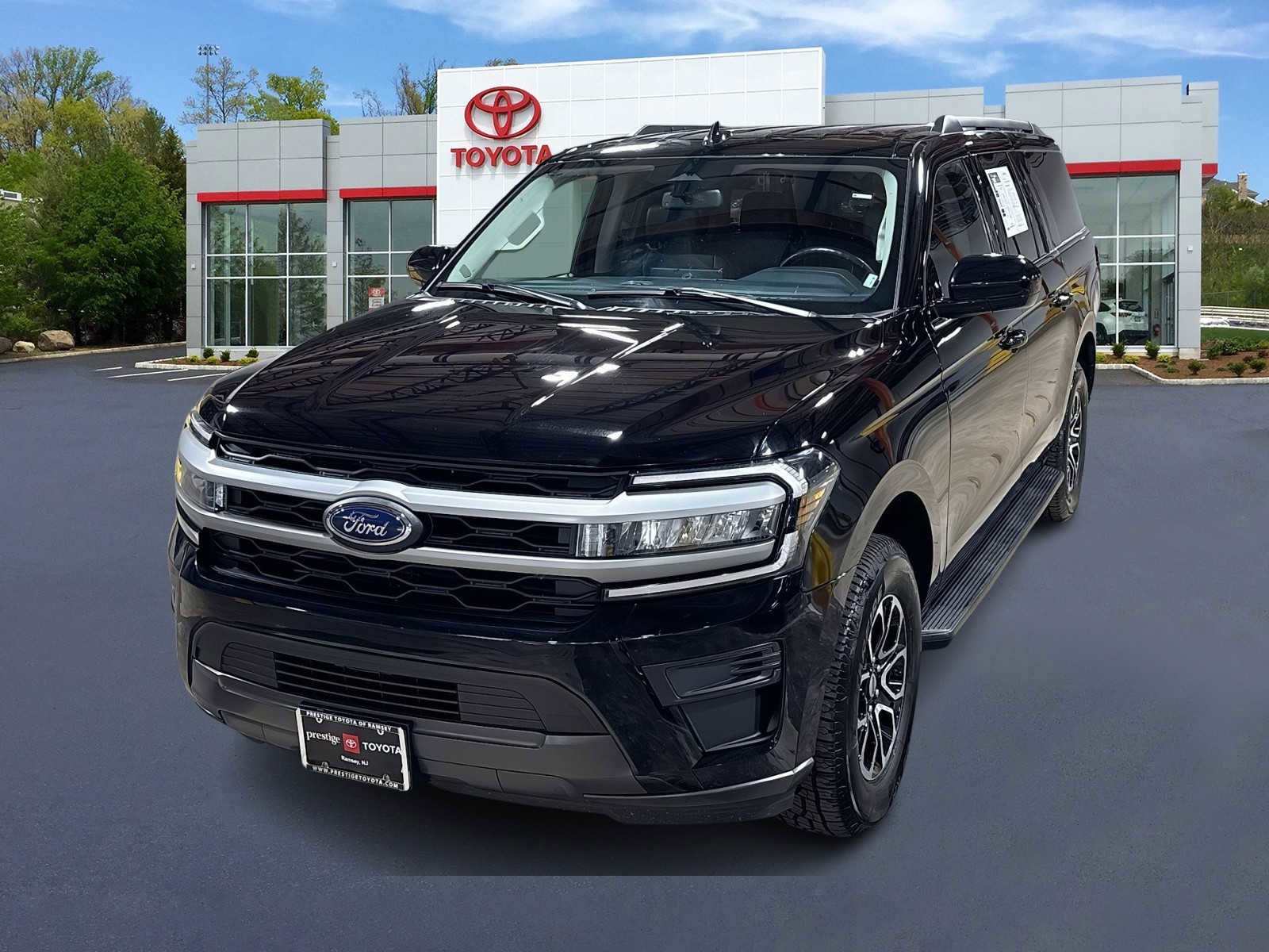 Used 2024 Ford Expedition Max XLT