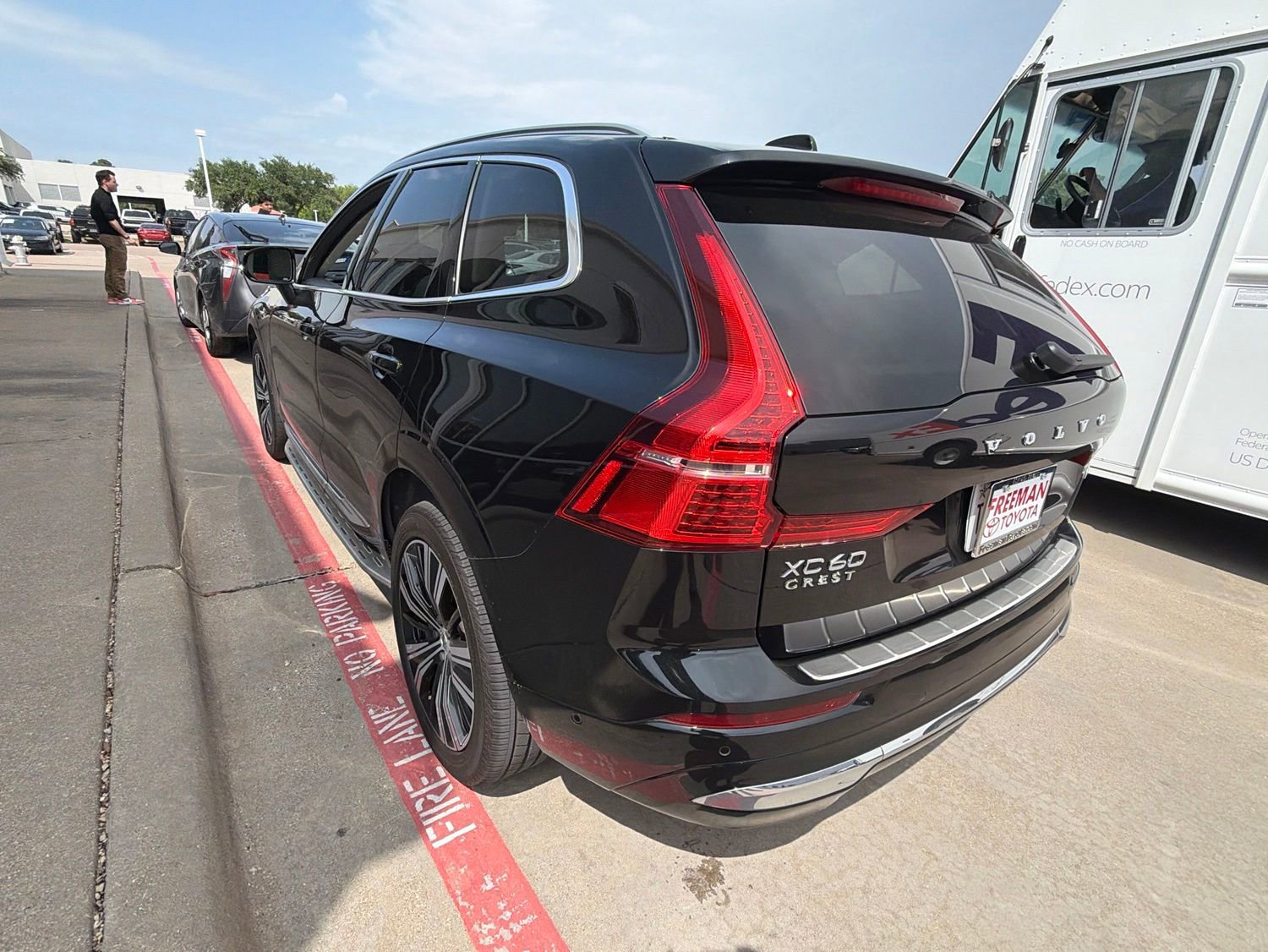 Used 2023 Volvo XC60 B5 Plus w/ Protection Package Premier AWD/4WD image 7