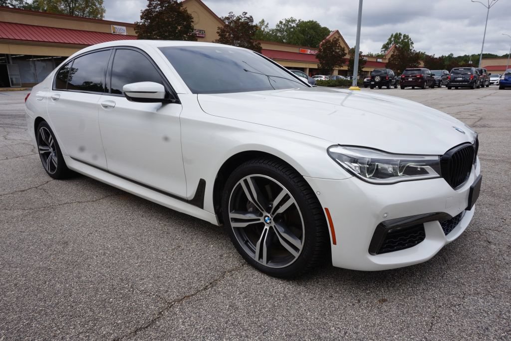 Used 2016 BMW 750i xDrive AWD/4WD image 1
