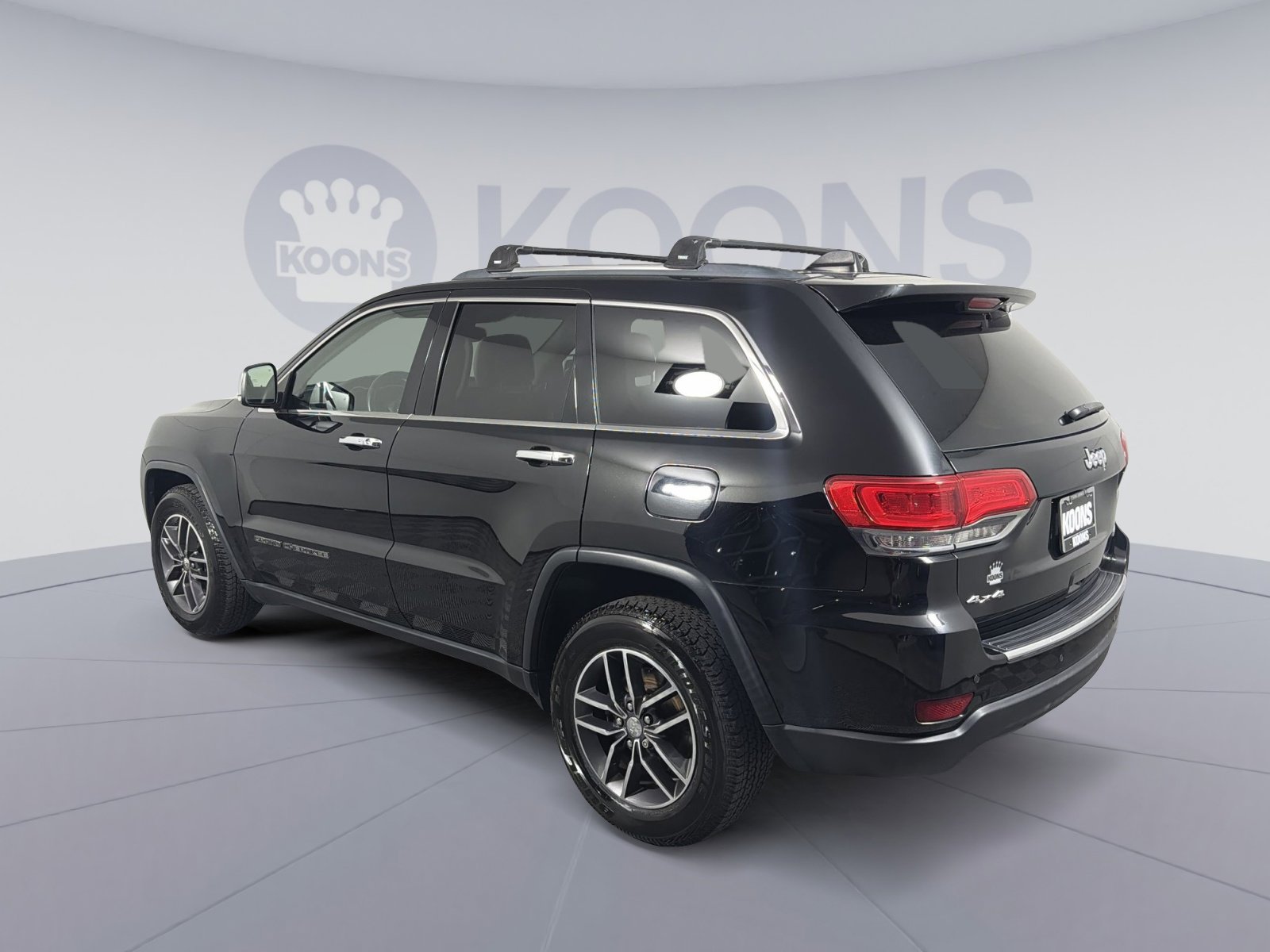 Used 2017 Jeep Grand Cherokee Limited image 4