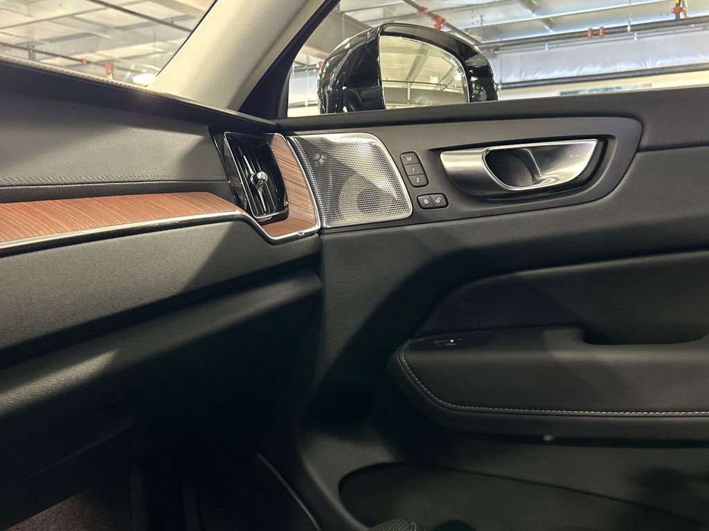 Used 2023 Volvo XC60 B5 Ultimate w/ Climate Package AWD/4WD image 20