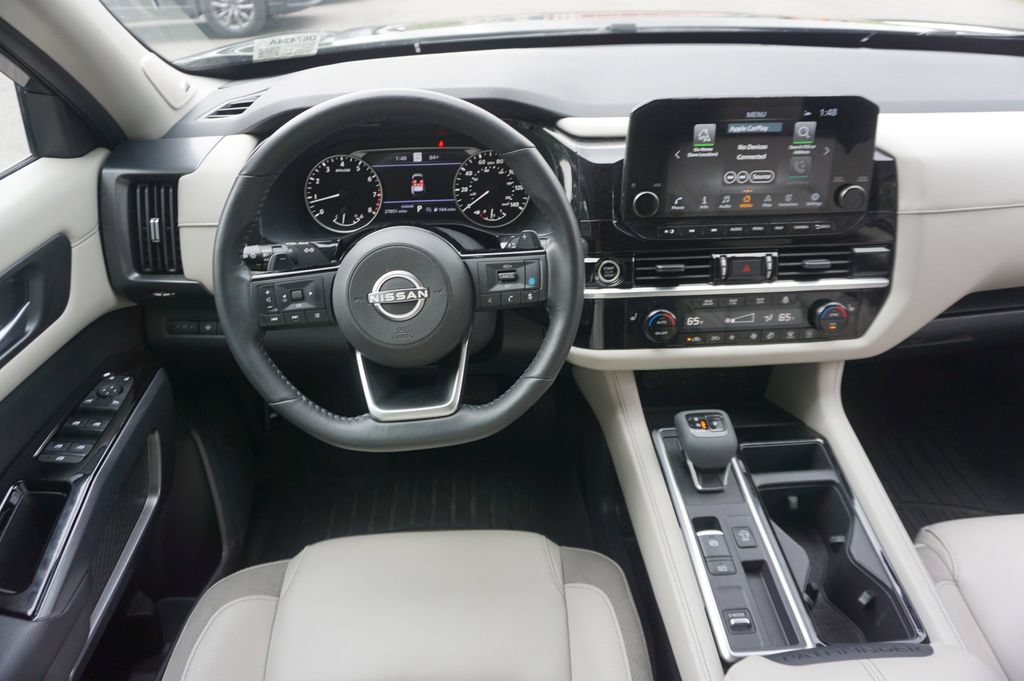 Used 2023 Nissan Pathfinder SL w/ SL Premium Package FWD image 6