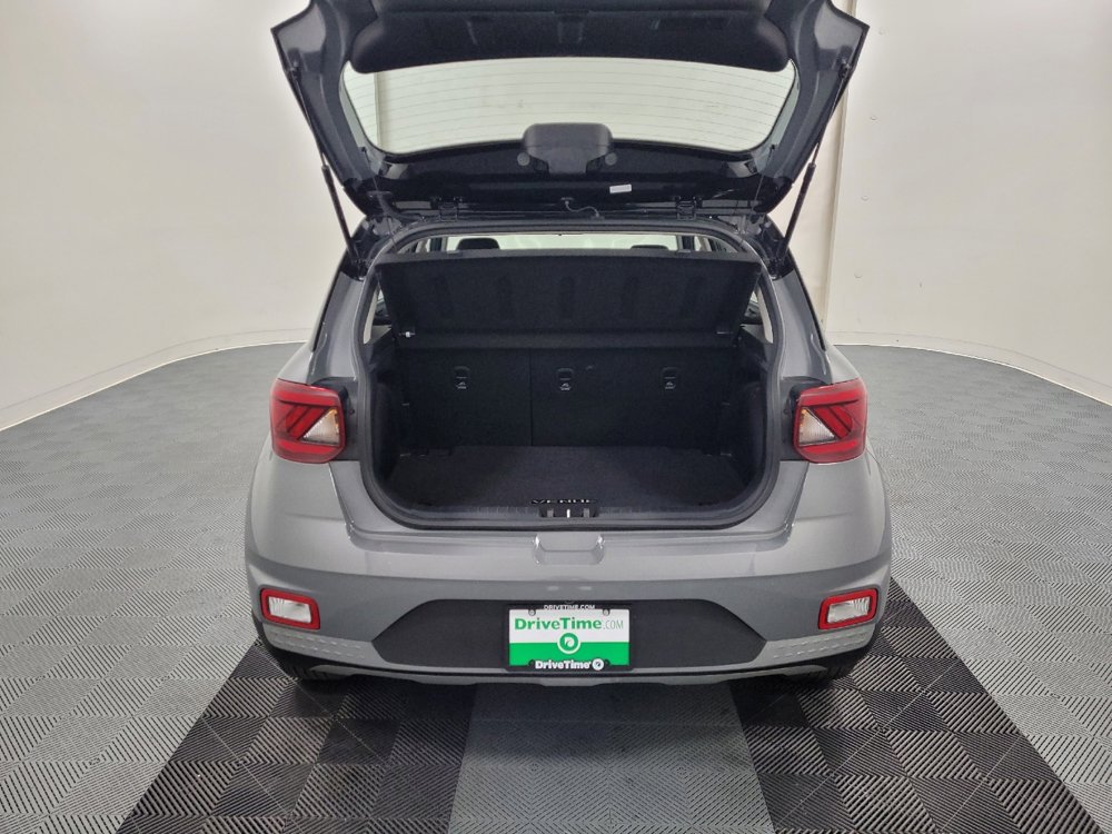 Used 2022 Hyundai Venue Limited image 29