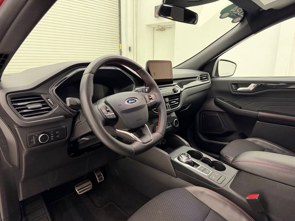 Used 2024 Ford Escape ST-Line image 23