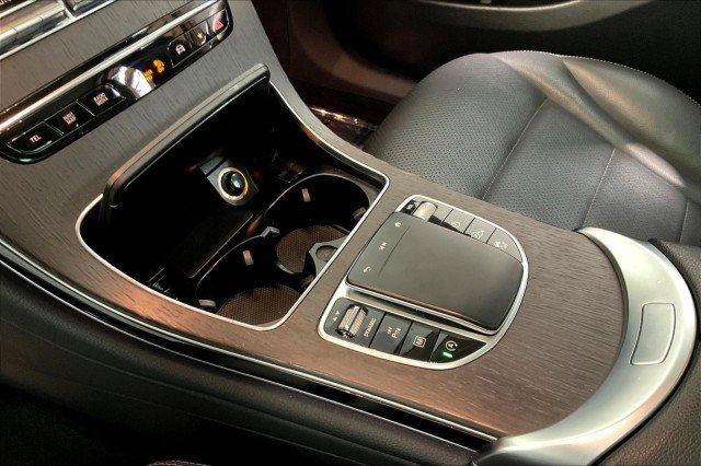 Used 2021 Mercedes-Benz GLC 300 4MATIC w/ Premium Package image 16