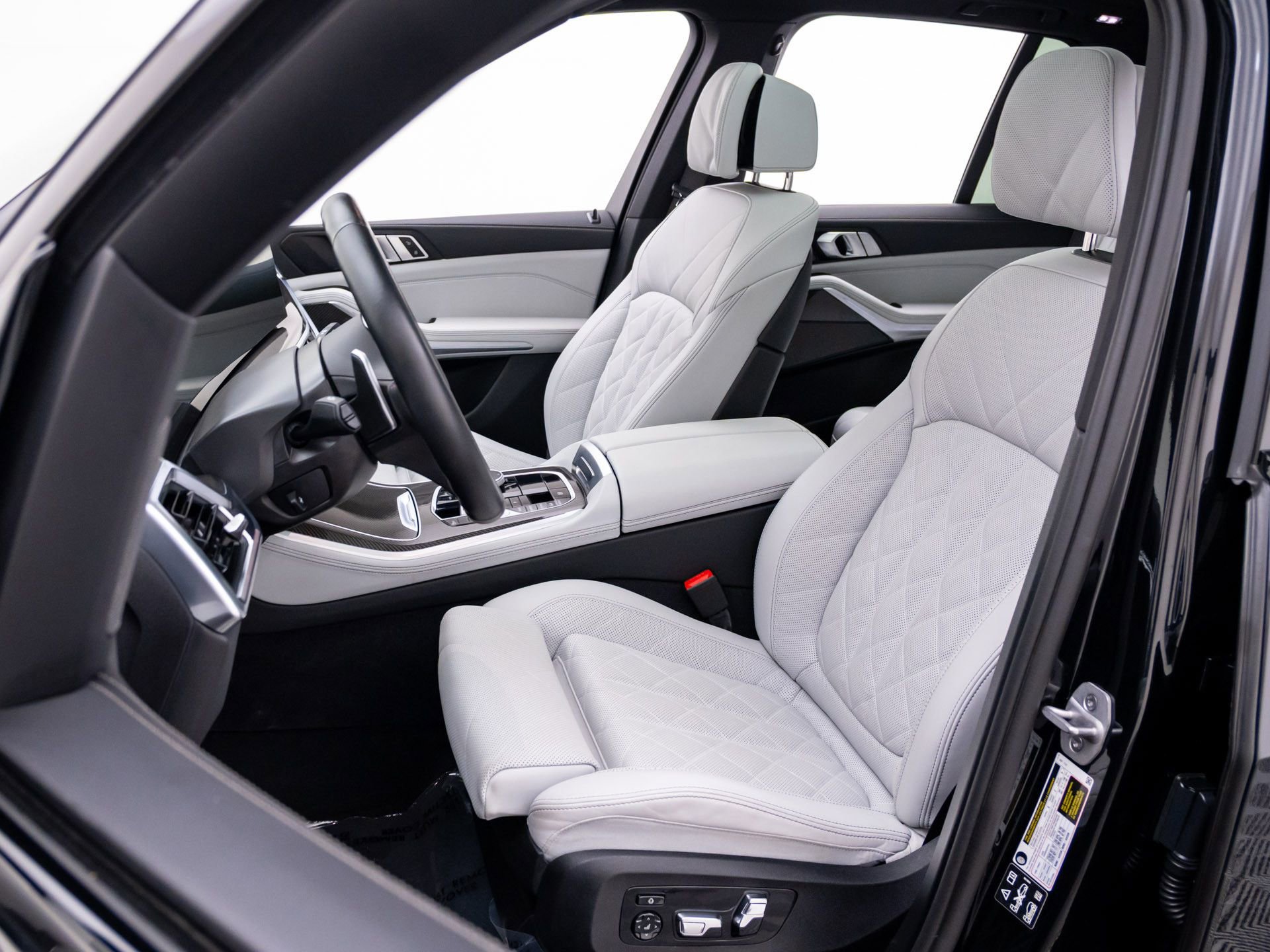 Certified 2026 BMW X5 M60i AWD/4WD image 17