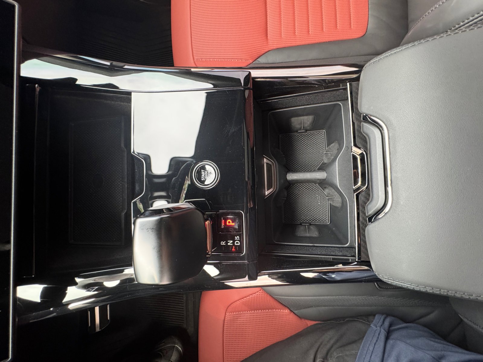 Used 2024 Land Rover Range Rover Sport AWD/4WD image 15