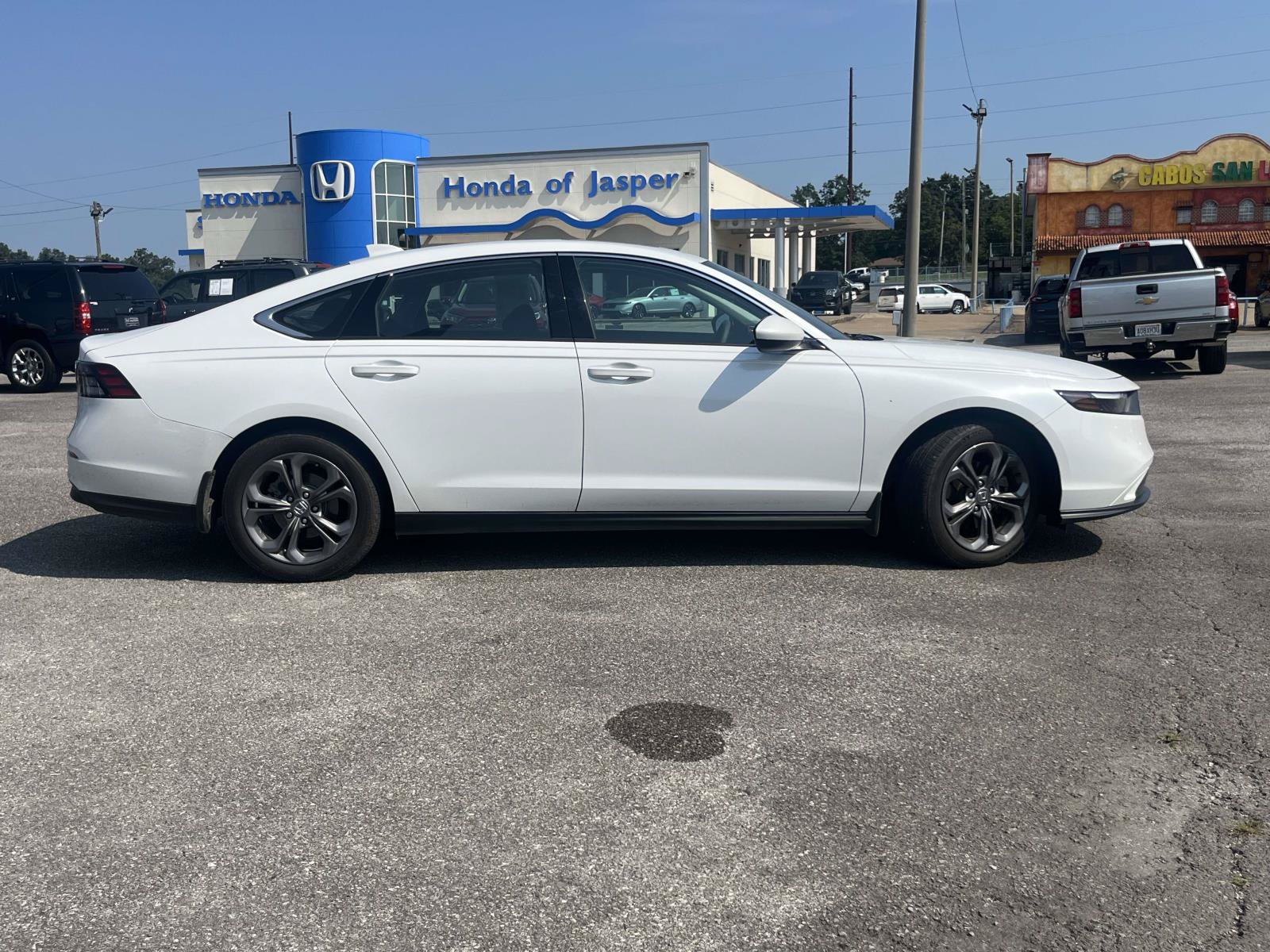 Used 2023 Honda Accord EX image 2