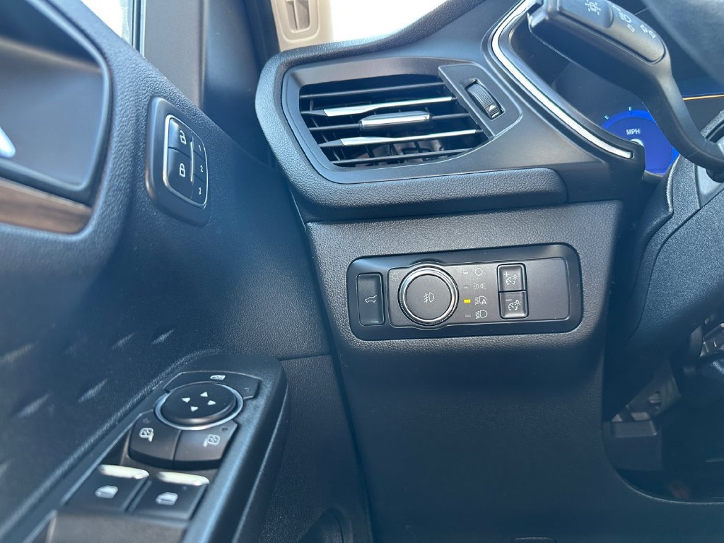 Used 2020 Ford Escape Titanium AWD/4WD image 25