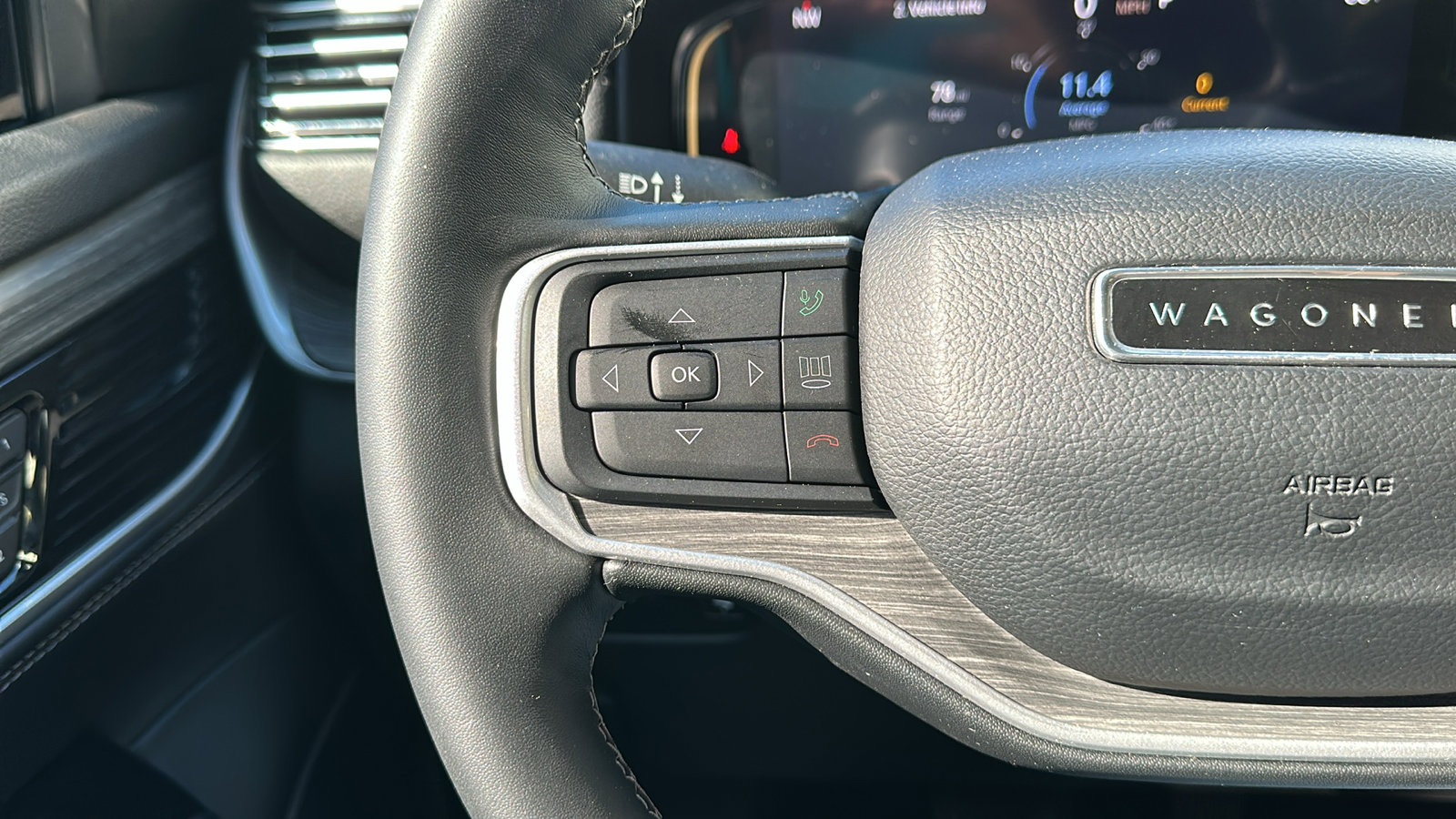 Used 2023 Jeep Wagoneer L Series II image 15