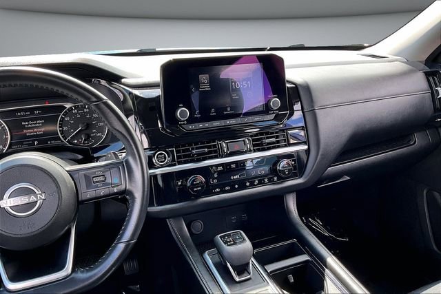 Certified 2024 Nissan Pathfinder SV FWD image 9
