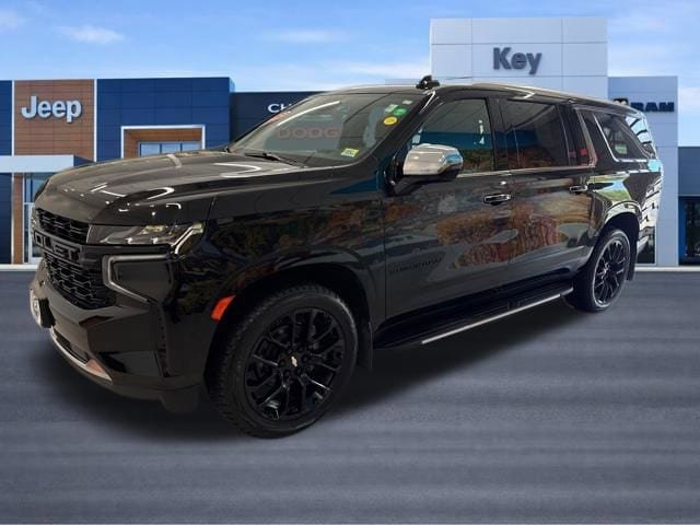 Used 2023 Chevrolet Suburban Premier AWD/4WD image 2