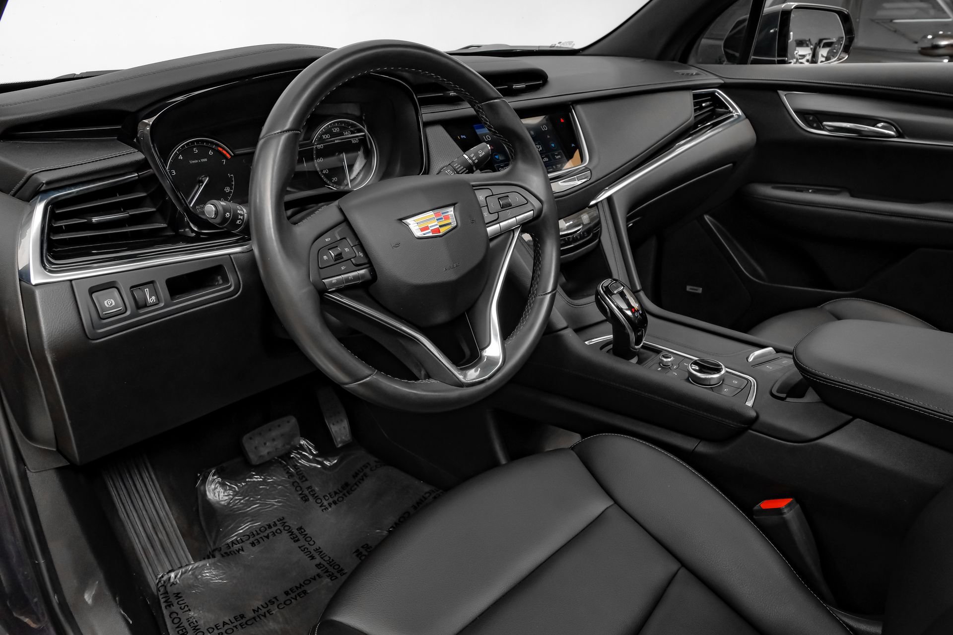 Used 2023 Cadillac XT6 Luxury FWD image 3